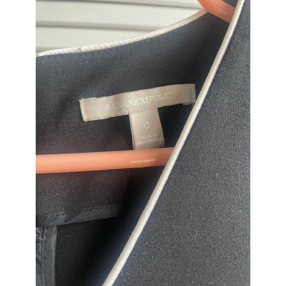 Banana Republic Tiered Black Ponte Fet-And-Flare Dress Women's Size 0 - Picture 3 of 10